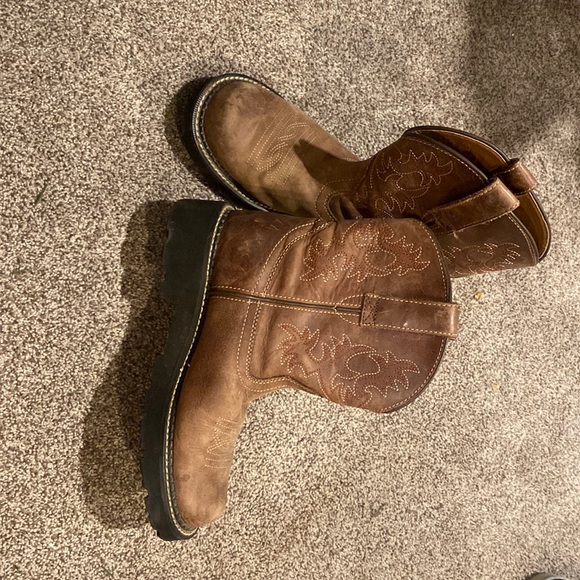 Ariat boots - Picture 1 of 2